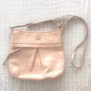 GC Tory Burch Soft Pink Pebbled Leather Crossbody
